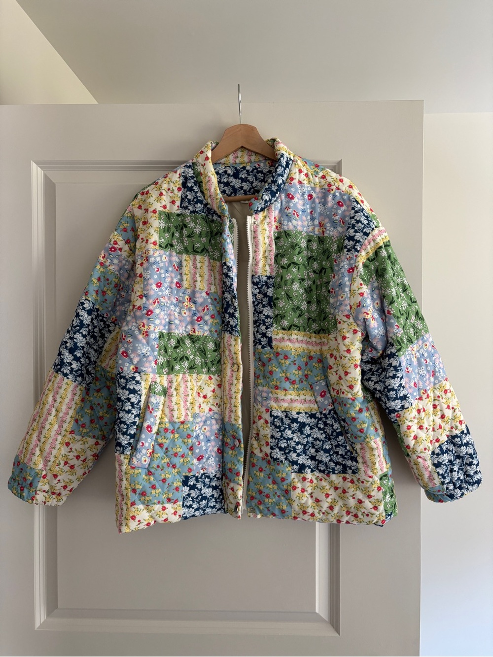 Floral patchwork quilt look jacket - Picture 3 of 3